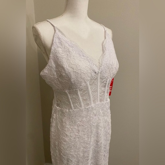 Plus Dress - Picture 6 of 10